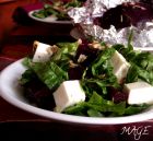 Снимка 1 от рецепта за Зелена салата с цвекло, орехи и топено сирене