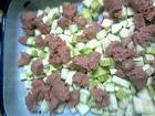 Снимка 1 от рецепта за Тиквички с лук, гъби и кайма на фурна