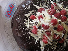 Шоколадов кейк `Червено кадифе` с малини