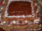 Снимка 1 от рецепта за Шоколадова торта с готови блатове и киви
