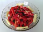 Рецепта за Салата с домати, печен пипер, лук и кашкавал
