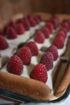 Снимка 3 от рецепта за Бисквитена торта с малини