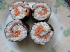 Снимка 5 от рецепта за Домашно суши със сьомга