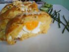 Снимка 2 от рецепта за Картофено руло с плънка от сирене и варени яйца