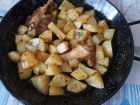 Печени пилешки бутчета с картофи