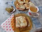 Снимка 18 от рецепта за Печени сандвичи с наденица и кашкавал