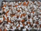 Снимка 6 от рецепта за Пилешки филета с моркови и гъби