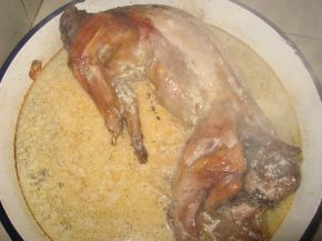 Снимка 1 от рецепта за Пълнен заек в плик с майонезено-чеснова заливка