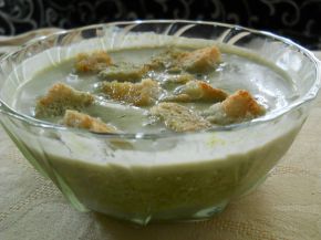 Снимка 1 от рецепта за Спаначена крем-супа със сметана и крутони