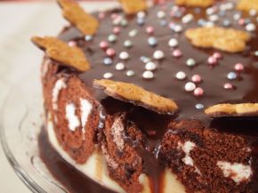 Снимка 1 от рецепта за Шарена  лесна торта с готови  рула