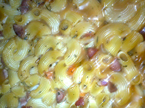 Снимка 1 от рецепта за Макарони на фурна с доматен сос и босилек