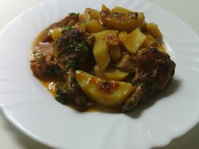 Снимка 1 от рецепта за Пиле с картофи и домати