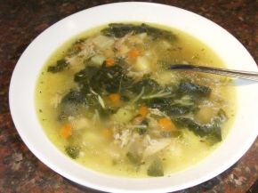 Снимка 1 от рецепта за Пилешка супа със спанак