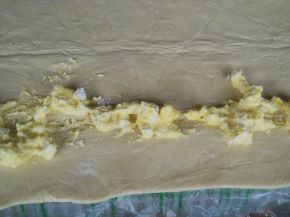 Снимка 3 от рецепта за Бутерки със сирене и яйце