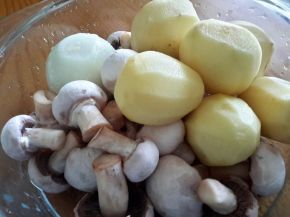 Снимка 5 от рецепта за Бързо сготвени картофи и гъби