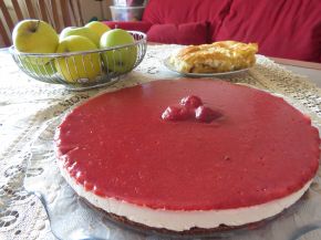 Снимка 6 от рецепта за Чийзкейк със замразени ягоди