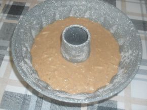 Снимка 2 от рецепта за Ябълков кекс с кайсиеви ядки