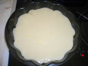Снимка 3 от рецепта за Ябълков сладкиш с карамел
