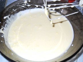 Снимка 4 от рецепта за Желиран крем със сметана и праскови