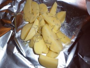 Снимка 2 от рецепта за Картофки с розмарин