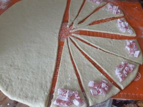 Снимка 3 от рецепта за Кифли с майонеза с пълнеж-локум