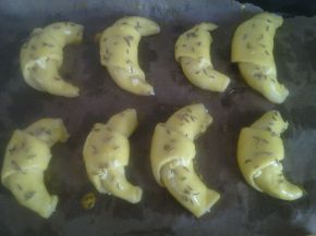 Снимка 2 от рецепта за Кифли със зехтин, сирене и ким