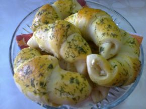 Снимка 4 от рецепта за Кифлички с чесново - копарена коричка и сирене