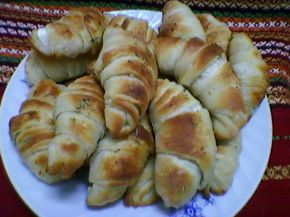 Снимка 10 от рецепта за Кифлички със сирене