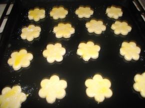 Снимка 2 от рецепта за Курабийки с лимонова глазура