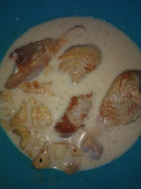 Снимка 2 от рецепта за Къпани пилешки бутчета с гъбен сос