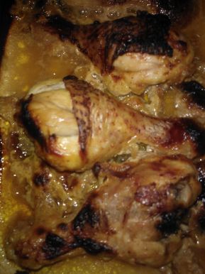 Снимка 3 от рецепта за Къпани пилешки бутчета с гъбен сос