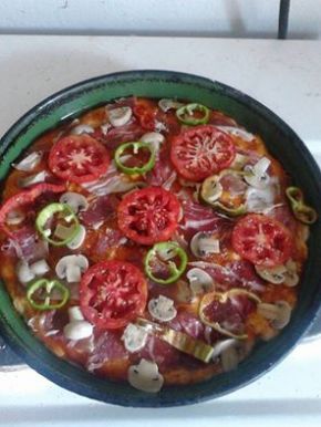 Снимка 2 от рецепта за Лесна пица с прошуто