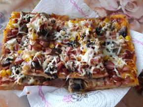 Снимка 5 от рецепта за Лесна пица