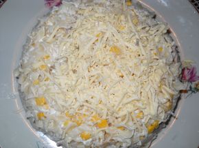 Снимка 2 от рецепта за Макаронена салата с пиле, мариновани гъби и кашкавал