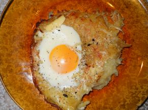 Снимка 3 от рецепта за Пататник с яйца на очи