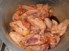Снимка 2 от рецепта за Печени крилца на фурна със соев сос и горчица