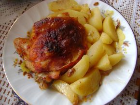 Снимка 6 от рецепта за Печени пилешки бутчета с картофи