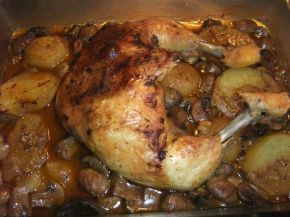 Снимка 6 от рецепта за Печено пиле с гъби, картофи и счукан чесън