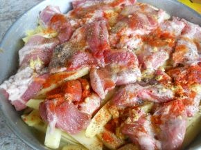 Снимка 2 от рецепта за Печено свинско с пресни картофи, мед и горчица