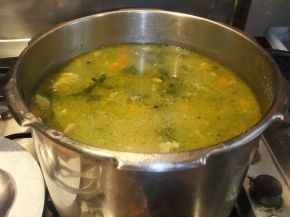 Снимка 8 от рецепта за Пилешка супа със спанак