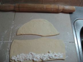 Снимка 2 от рецепта за Пирожки със сирене