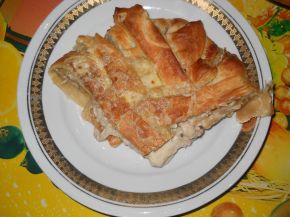 Снимка 8 от рецепта за Пита `Фантазия` от бутер тесто с плънка