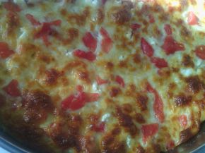 Снимка 3 от рецепта за Пица с кашкавал, сирене и пресни домати