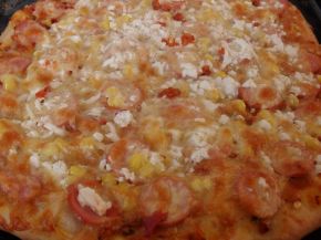 Снимка 7 от рецепта за Пица с шунка, сирене и кашкавал - вaриант 2