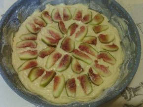 Снимка 2 от рецепта за Плодова пита със смокини