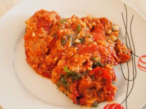 Снимка 2 от рецепта за Пролетни чушки с доматен сос