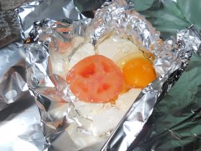 Снимка 3 от рецепта за Сирене с яйце във фолио