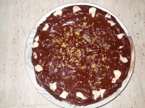 Снимка 2 от рецепта за Сладкиш с глазура от натурален шоколад с лешници