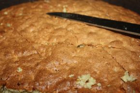 Снимка 6 от рецепта за Сладкиш с ябълки и грис