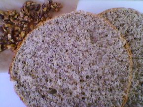 Снимка 3 от рецепта за Сладкиш с орехови блатове, орехов крем и орехов крокан